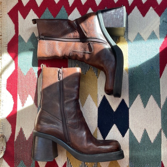 American Eagle Outfitters Chunky Y2K 90’s Boots. - Picture 2 of 11